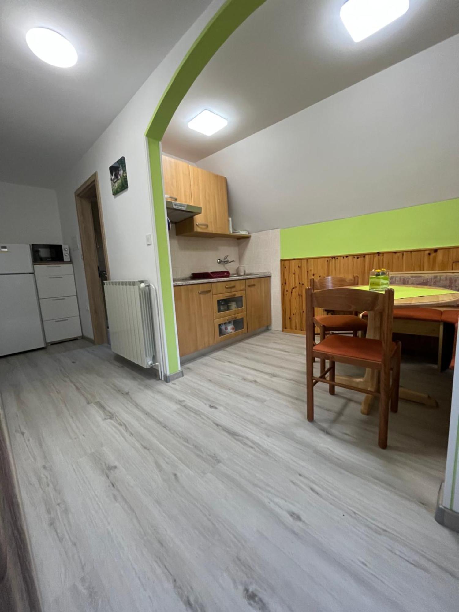 Apartmaji In Sobe Cuder Соча Номер фото