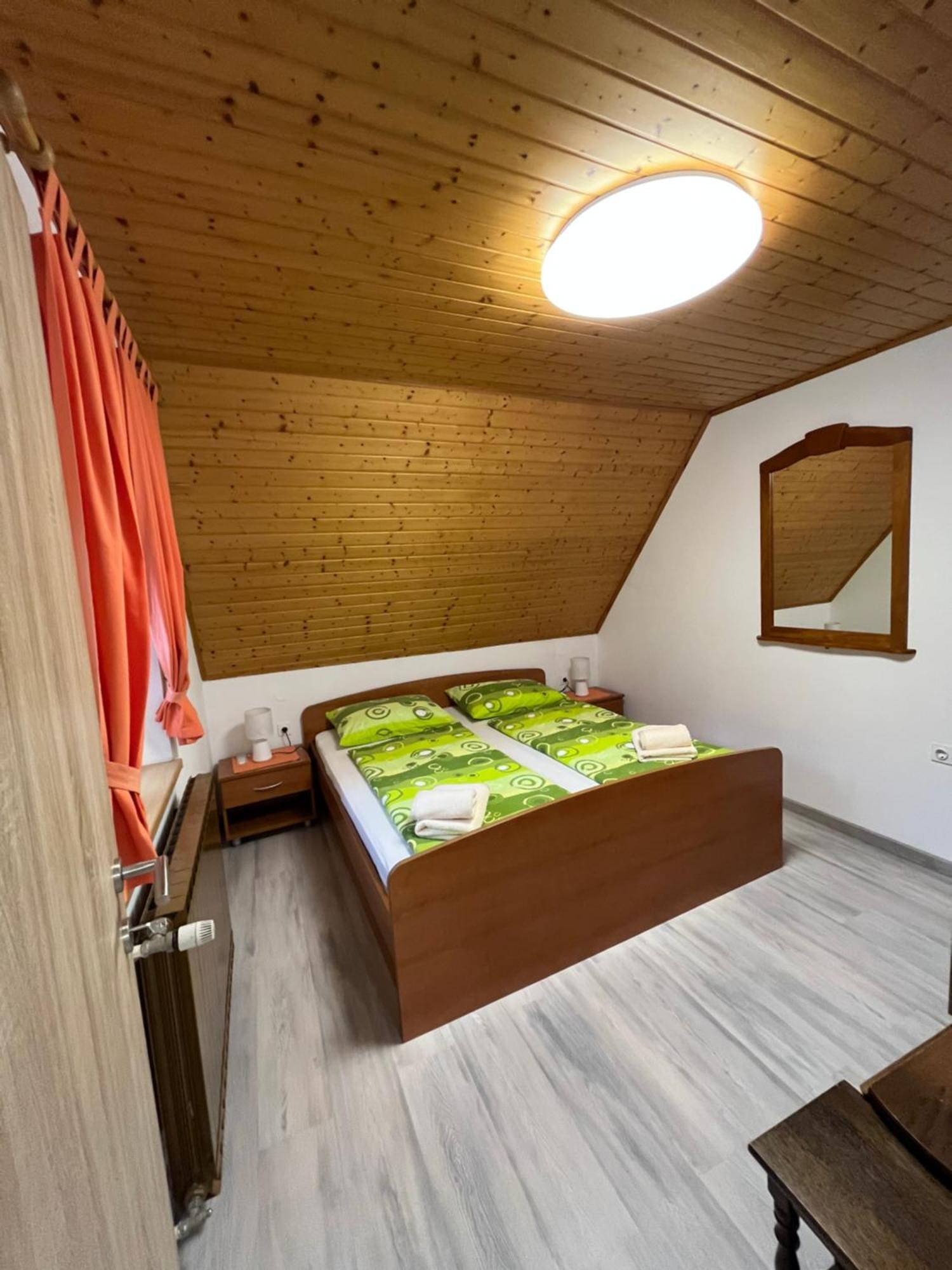 Apartmaji In Sobe Cuder Соча Номер фото